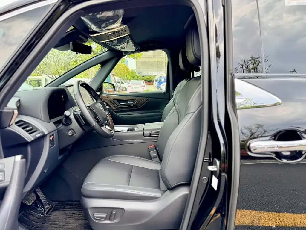 Toyota Vellfire — фото 3