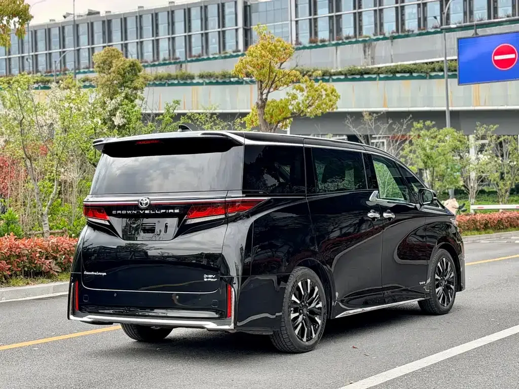 Toyota Vellfire — фото 8