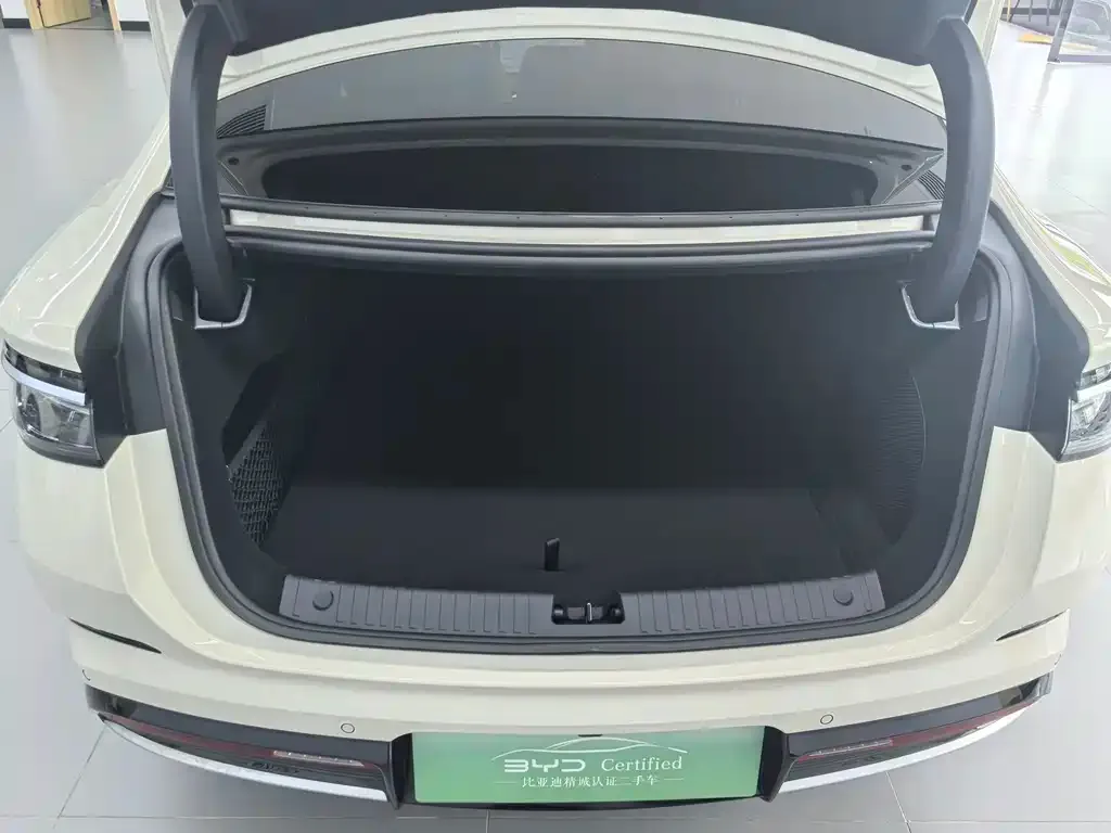 BYD Seal 07 DM-i — фото 9
