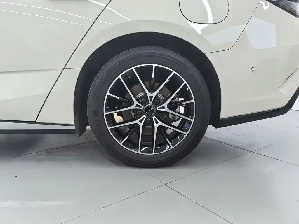 BYD Seal 07 DM-i — фото 4