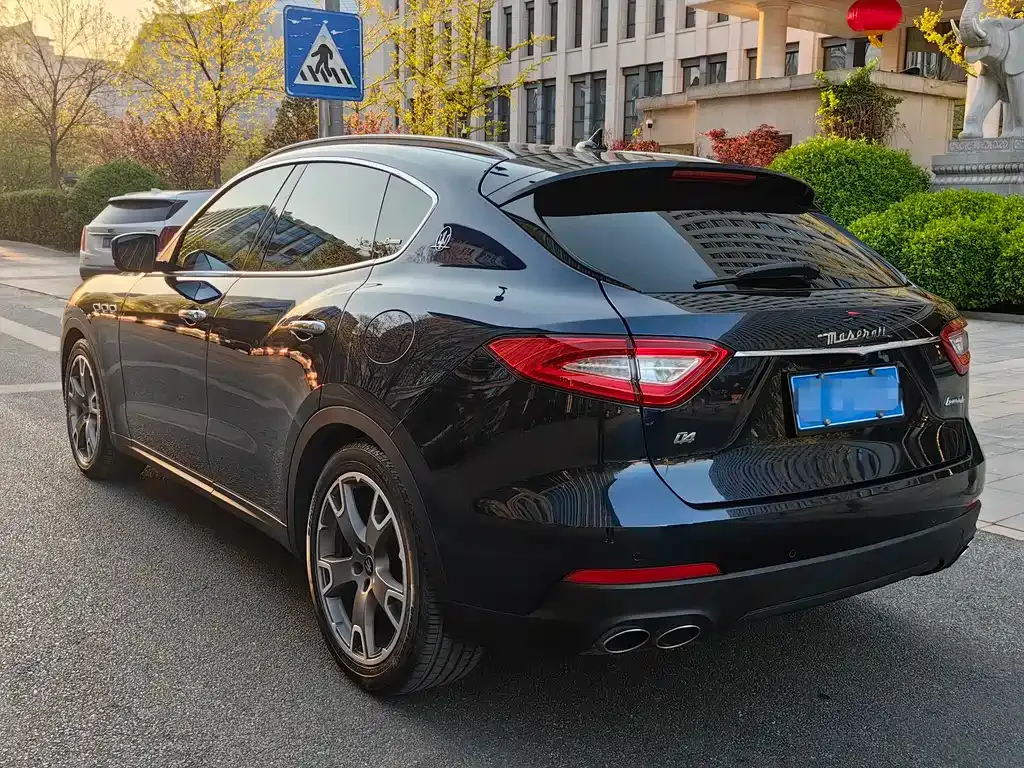 Maserati Levante — фото 8
