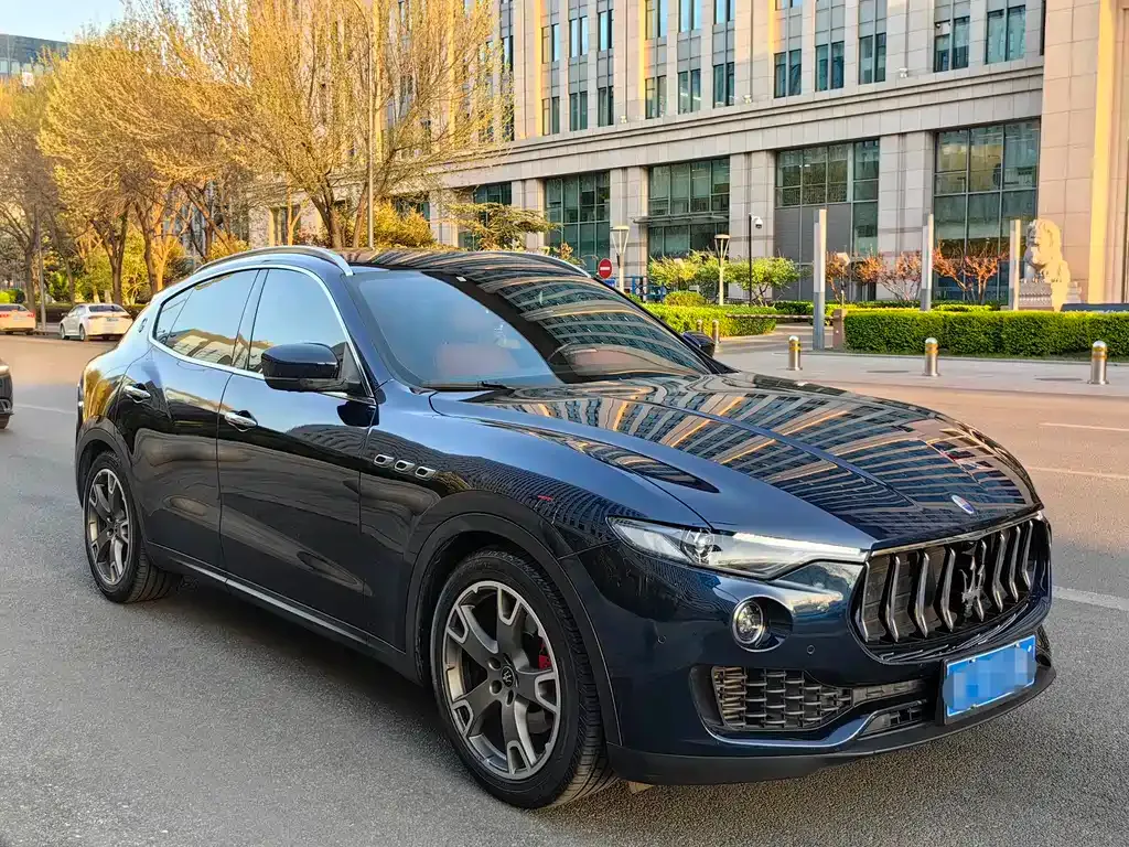 Maserati Levante — фото 4