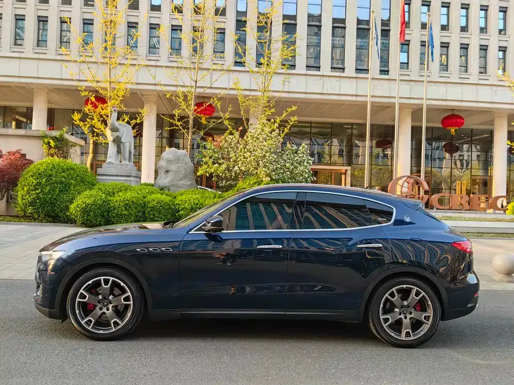 Maserati Levante — фото 6