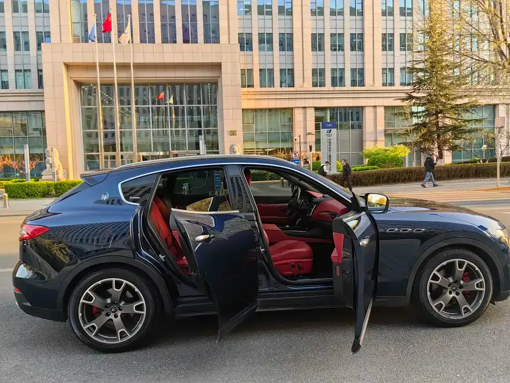 Maserati Levante — фото 5