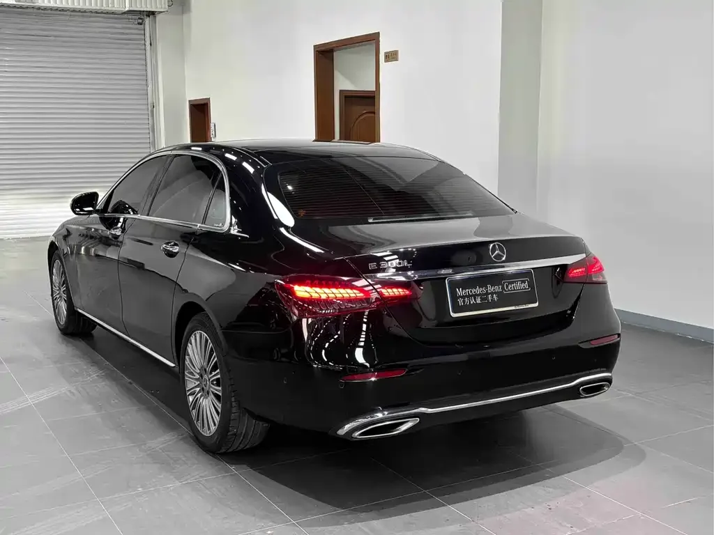 Mercedes-Benz E-Class — фото 10