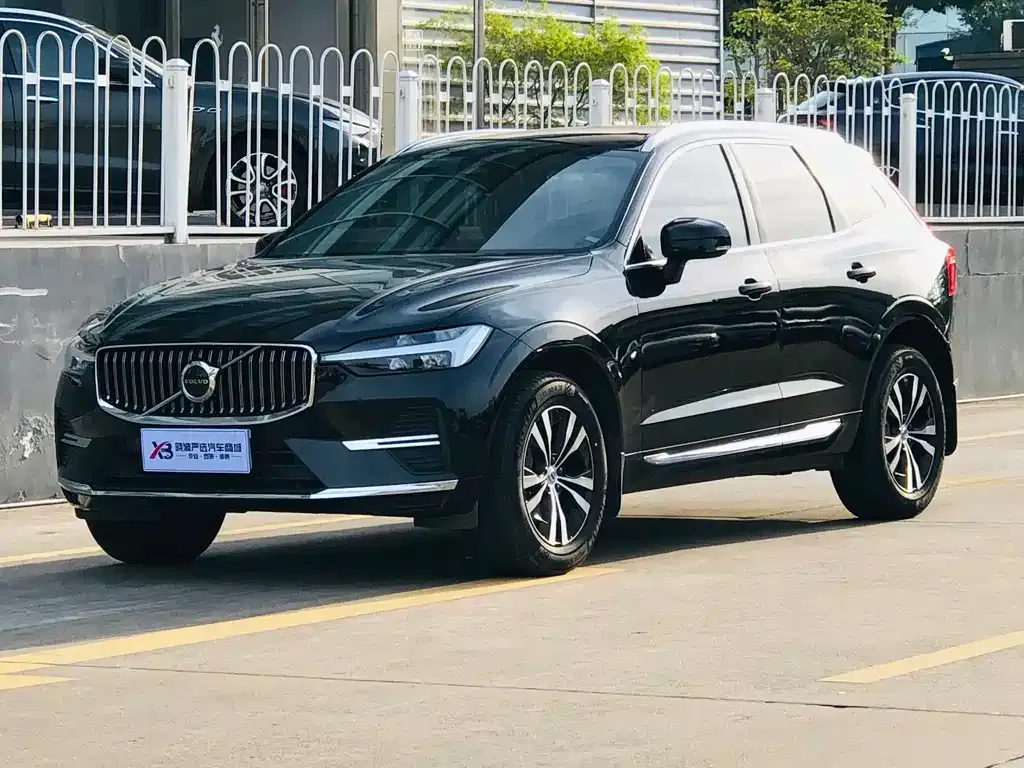Volvo XC60 — фото 1