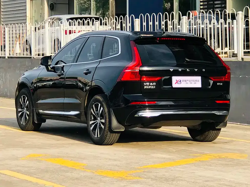 Volvo XC60 — фото 4