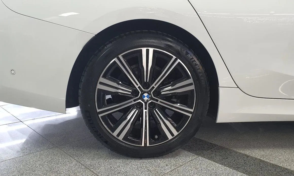 BMW 3-Series 2025 из KR, фото 10