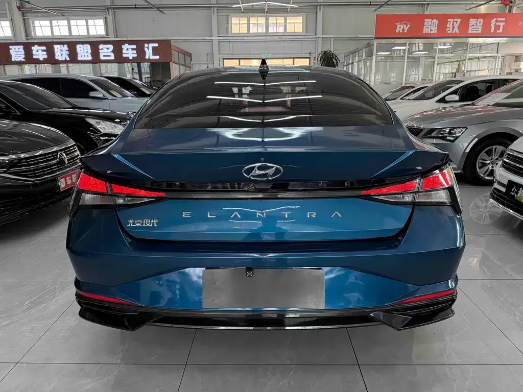 Hyundai Elantra — фото 6