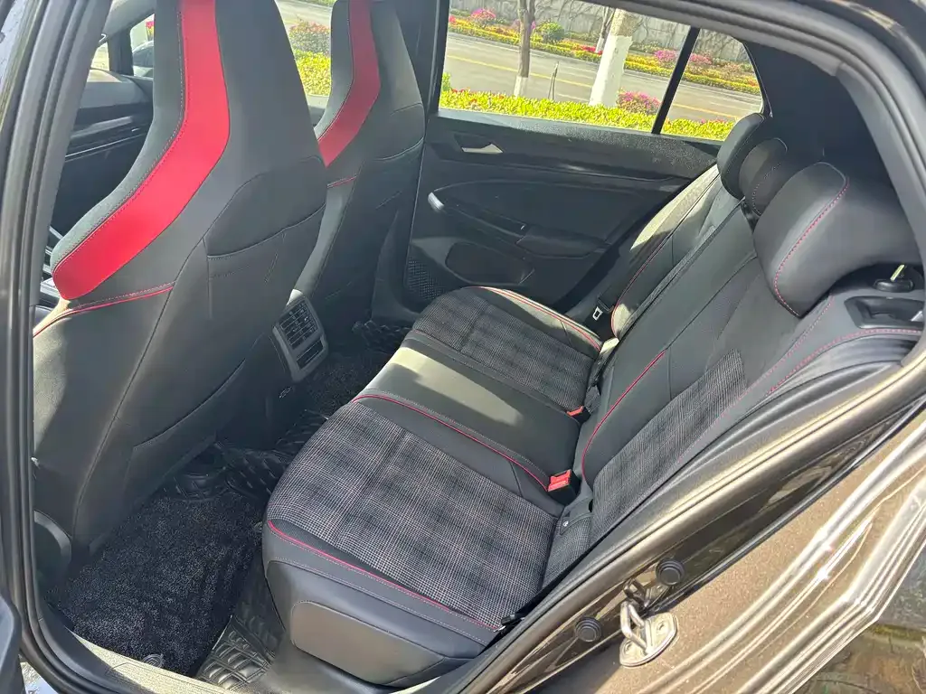 Volkswagen Golf GTI 2022 из CN, фото 10