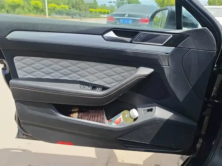 Volkswagen Magotan 2023 из CN, фото 2