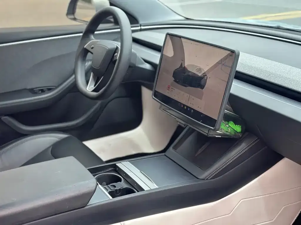 Tesla Model 3 — фото 6