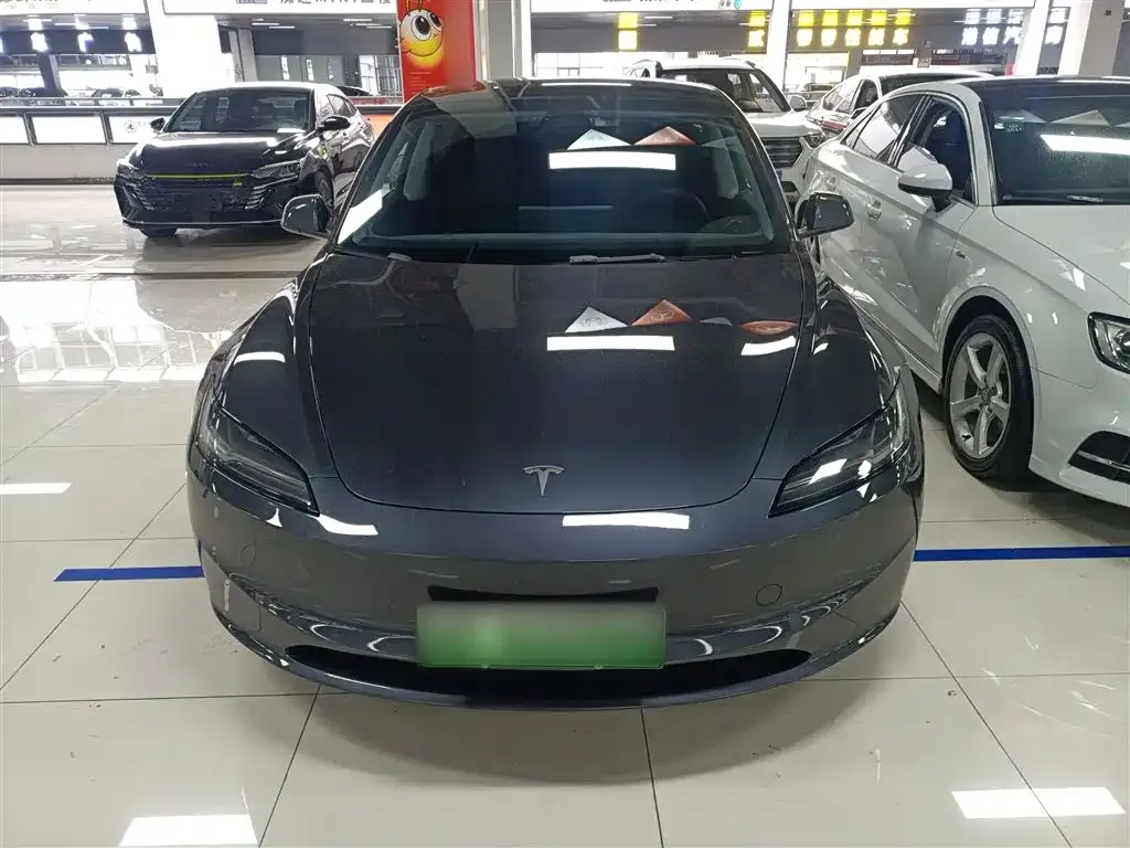 Tesla Model 3 — фото 3