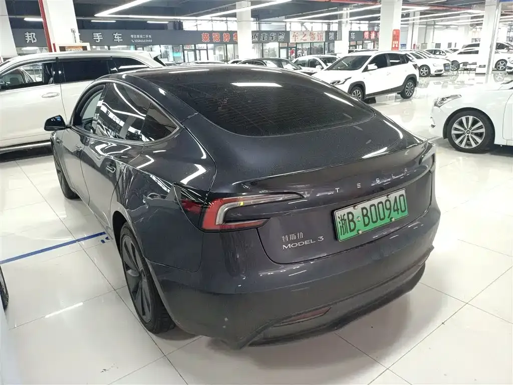 Tesla Model 3 — фото 7