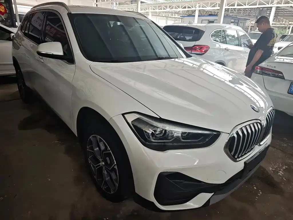 BMW X1 — фото 9