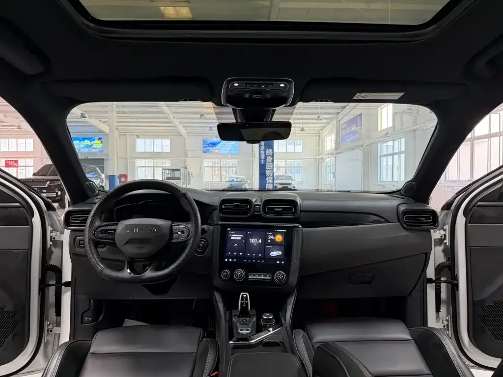 Lynk & Co 03 — фото 10