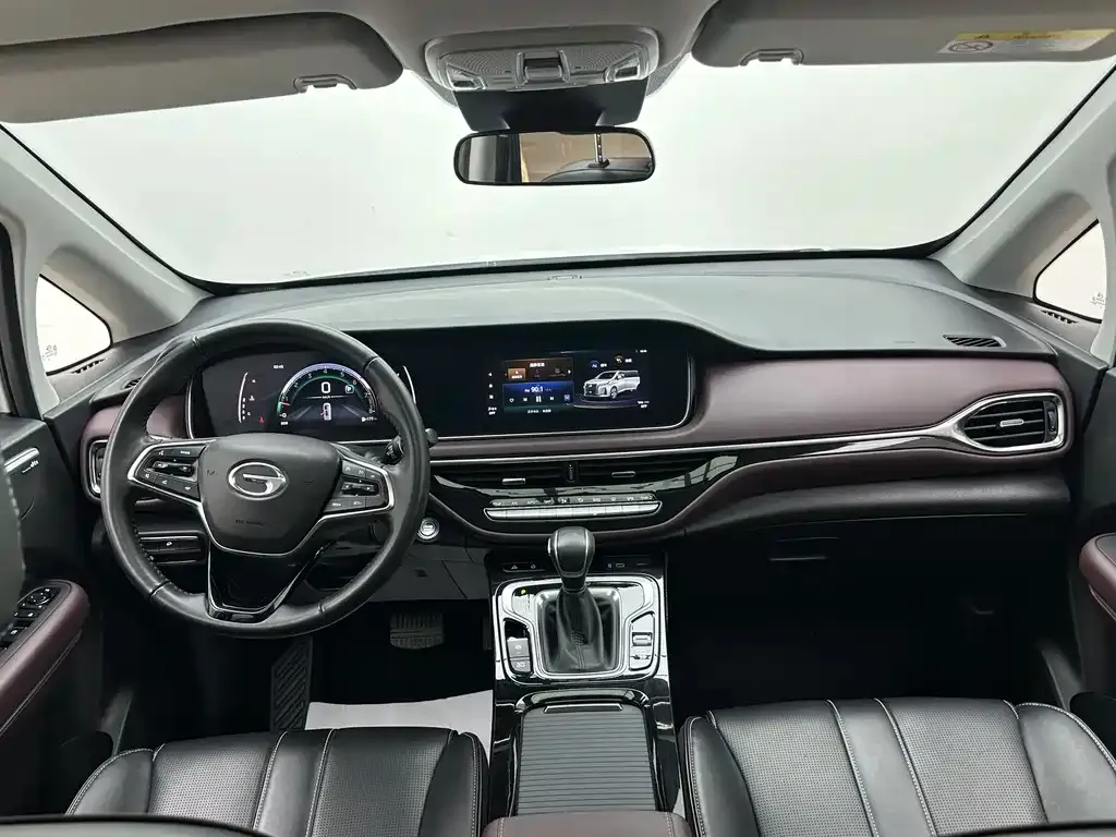 GAC Motor Trumpchi M6 — фото 10
