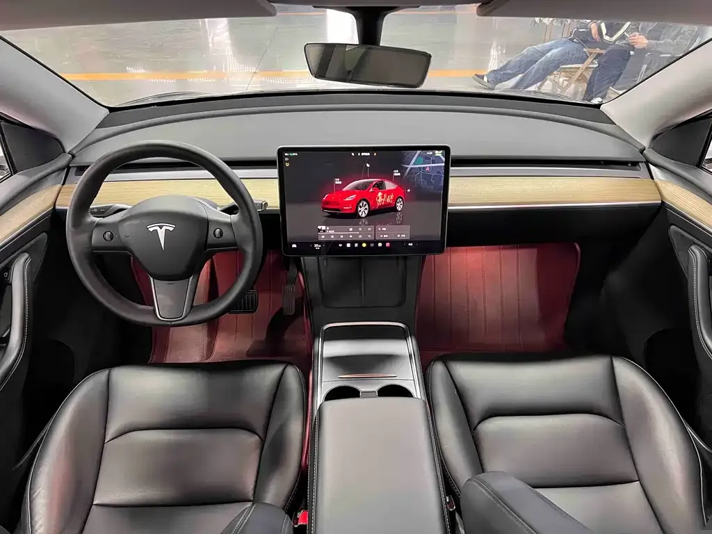 Tesla Model Y — фото 4
