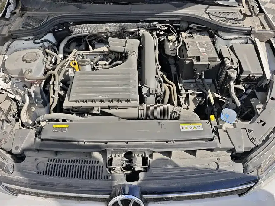 Volkswagen Golf 2024 из CN, фото 9