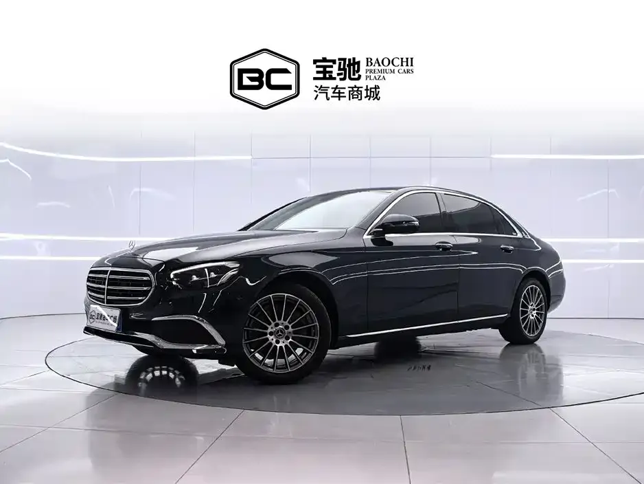 Mercedes-Benz E-Class — фото 1