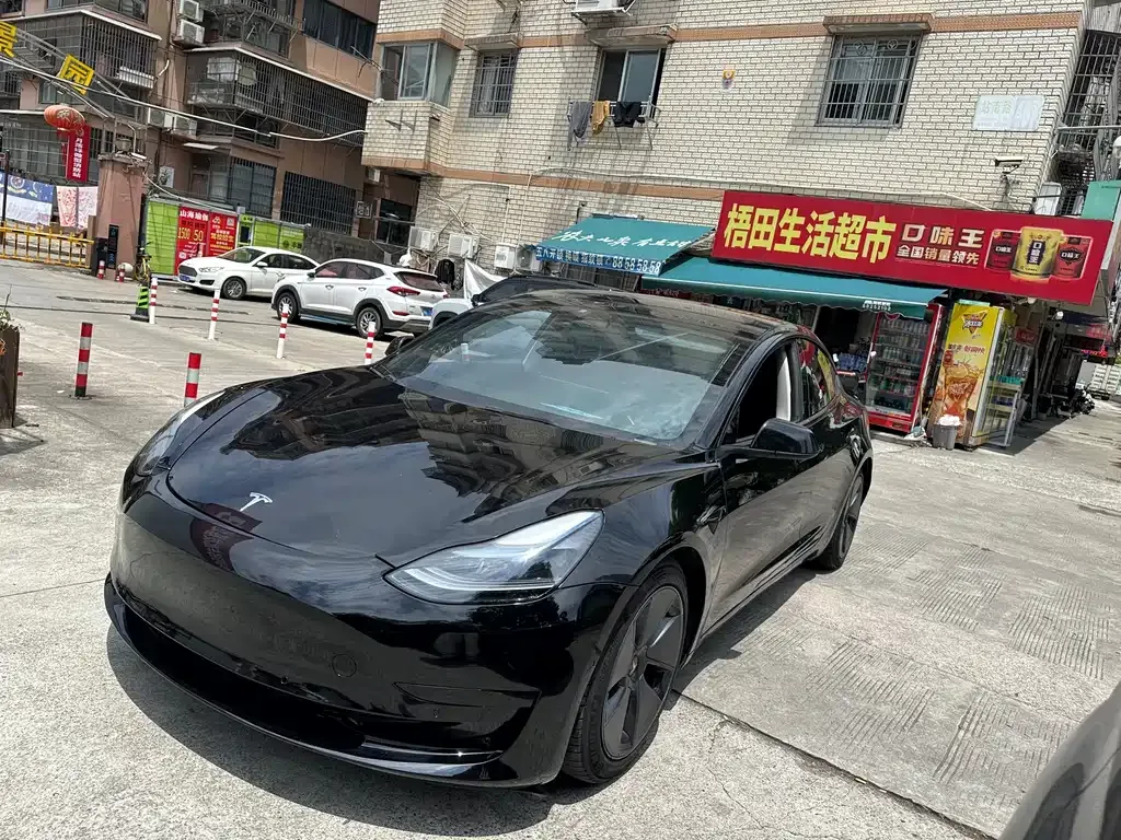 Tesla Model 3 — фото 7