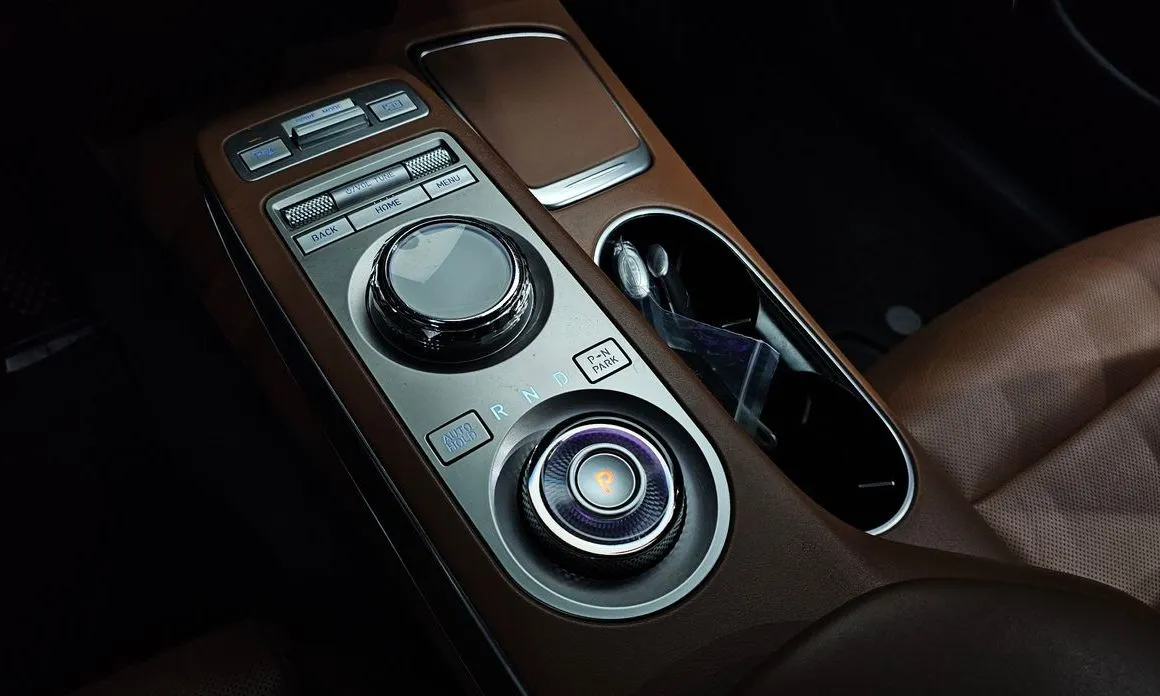 Genesis GV70 — фото 4