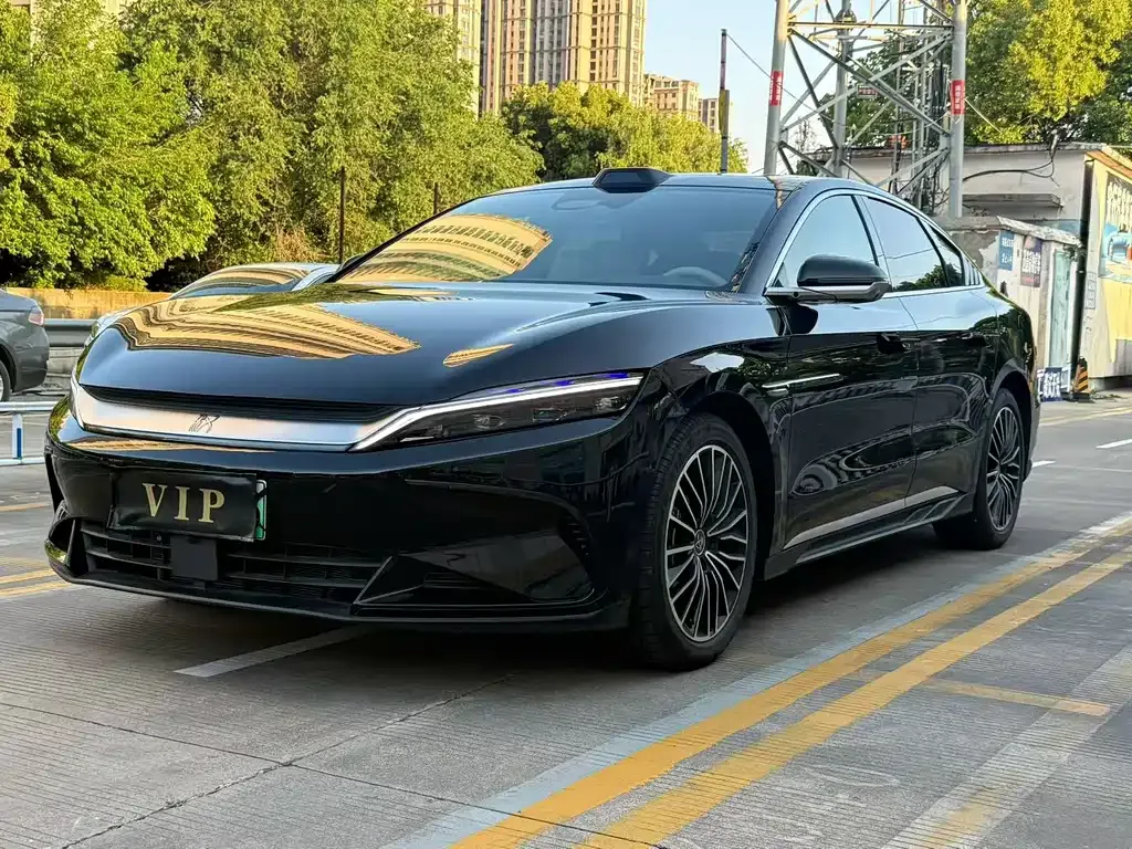 BYD Han — фото 1