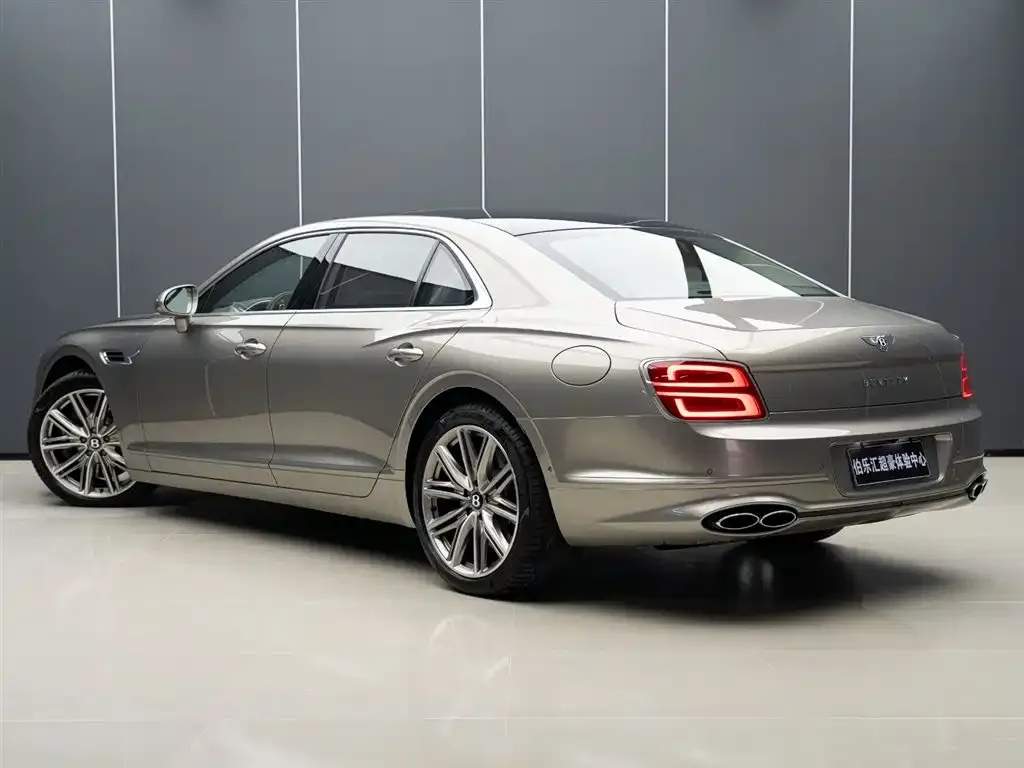 Bentley Flying Spur PHEV — фото 4