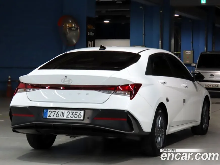 Hyundai AVANTE — фото 3