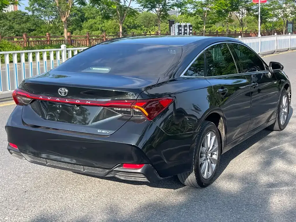 Toyota Avalon — фото 9