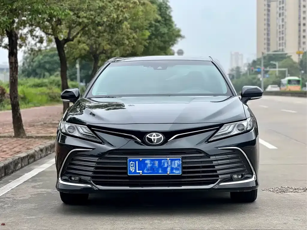 Toyota Camry — фото 7