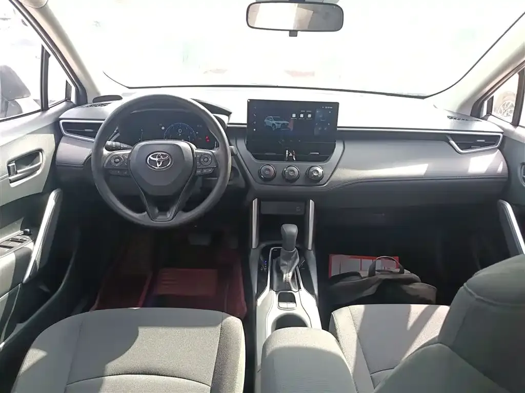 Toyota Corolla Cross 2024 из CN, фото 9