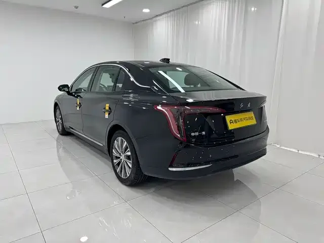 Hongqi E-QM5 — фото 7