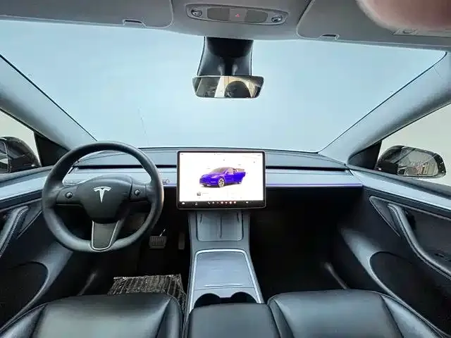 Tesla Model Y — фото 2