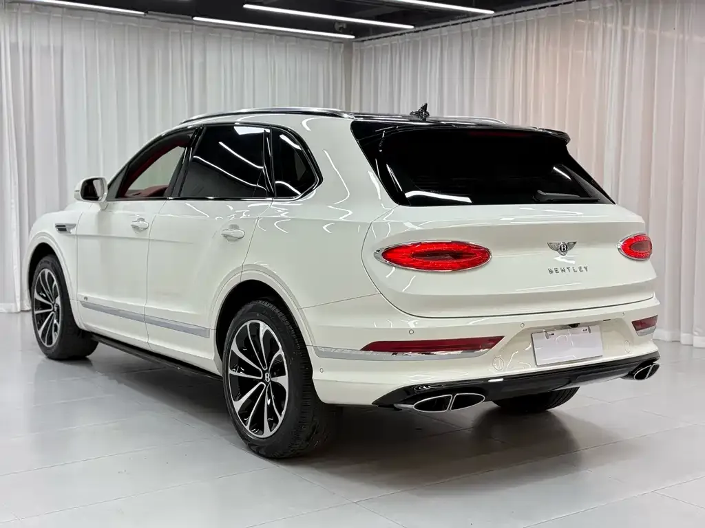 Bentley Bentayga — фото 9