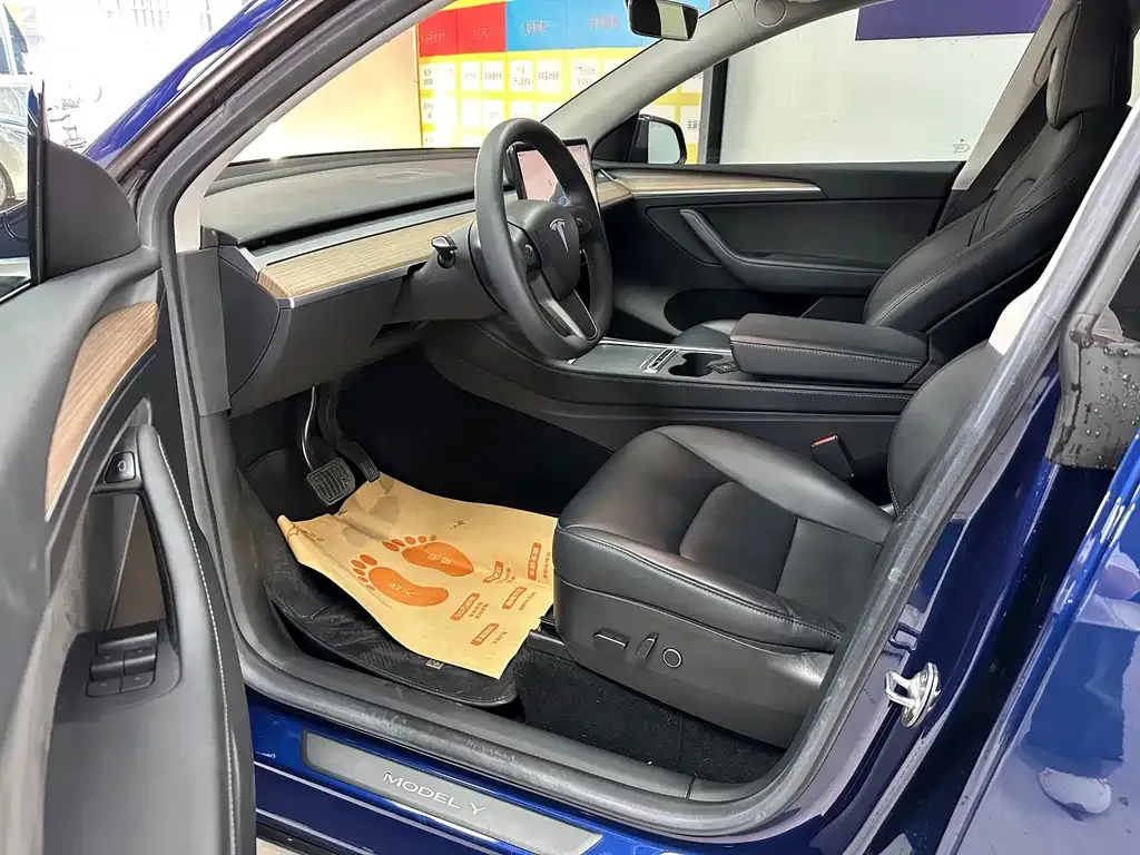 Tesla Model Y — фото 3