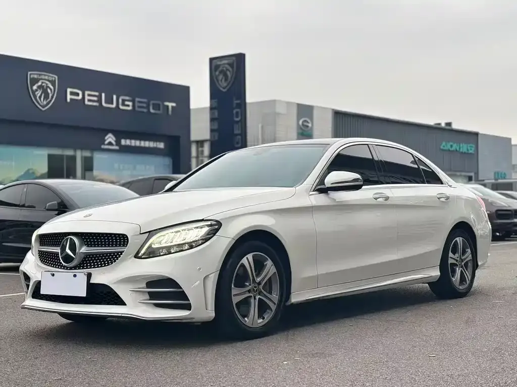 Mercedes-Benz C-Class — фото 1