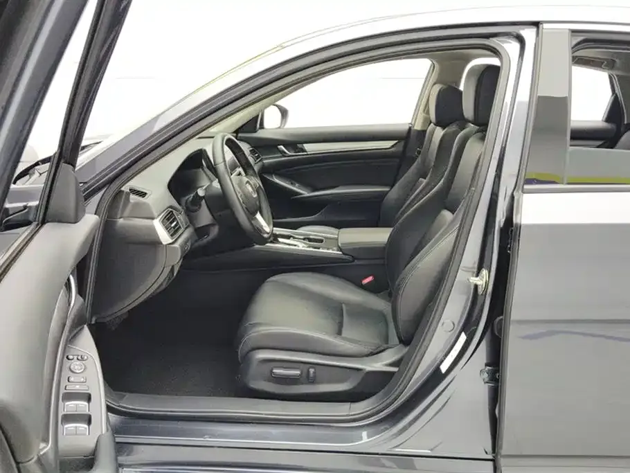 Honda Accord — фото 10
