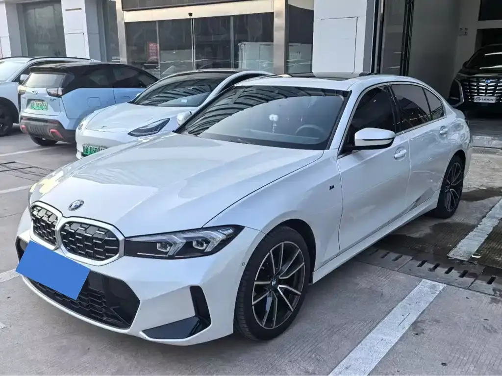 BMW 3 Series 2023 из CN, фото 1
