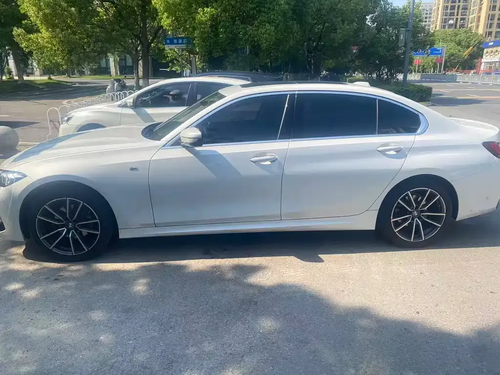 BMW 3 Series 2023 из CN, фото 9