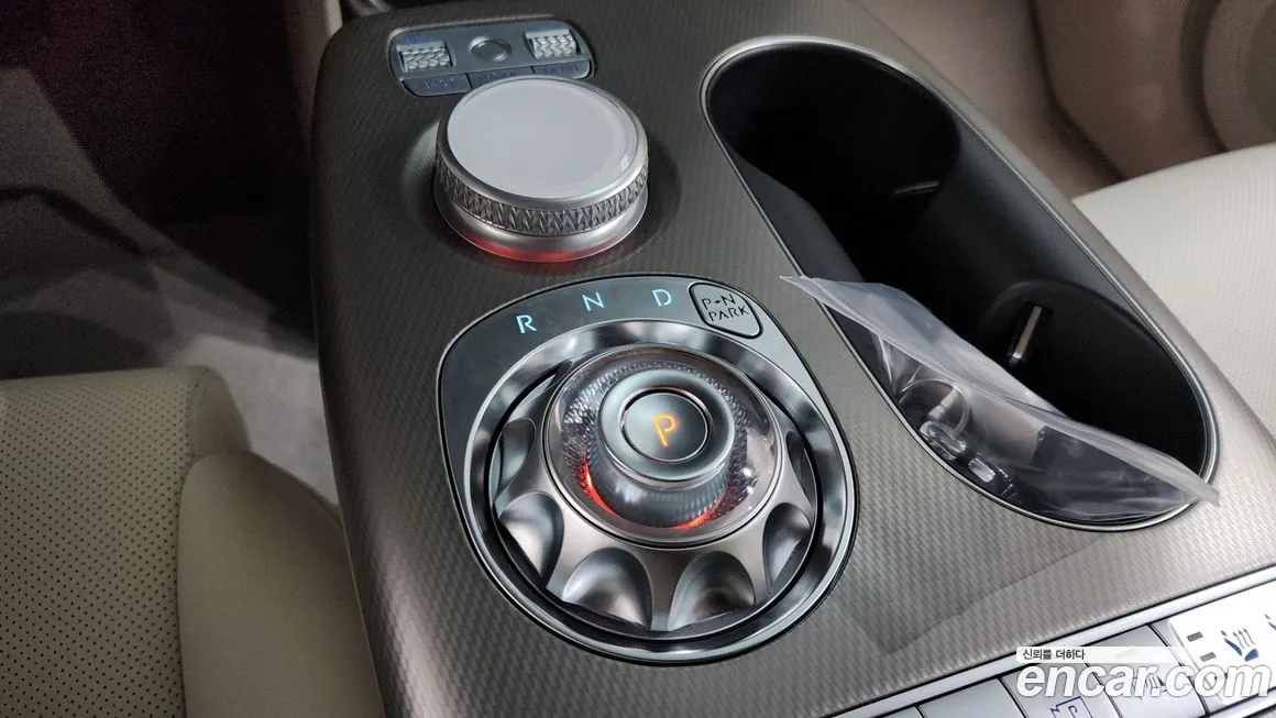 Genesis GV60 — фото 10