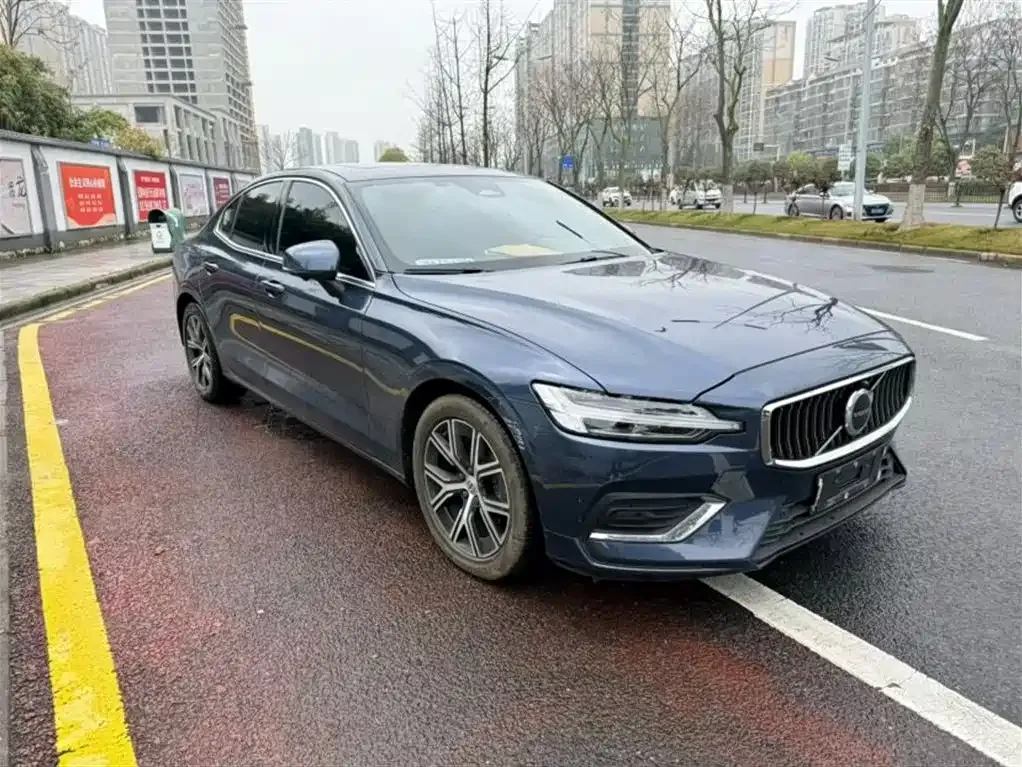 Volvo S60 — фото 4