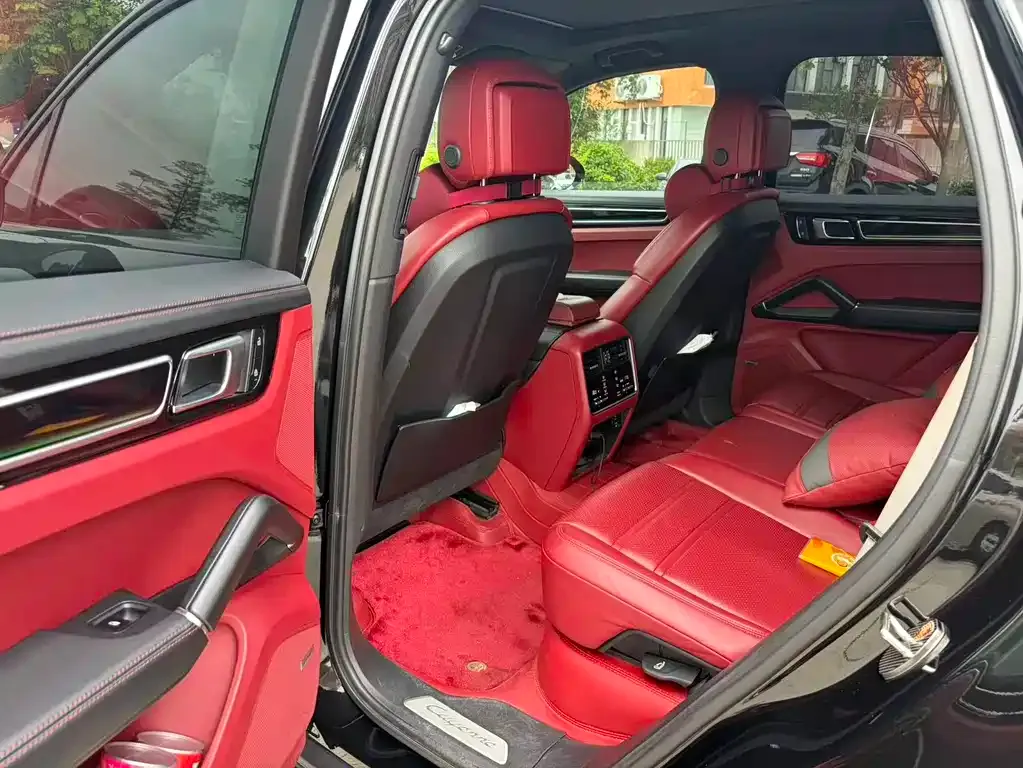 Porsche Cayenne 2023 из CN, фото 2