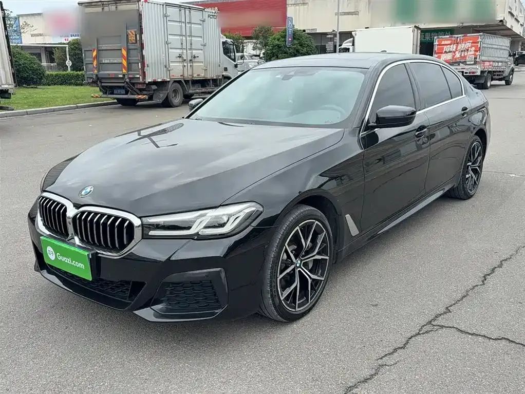 BMW 5 Series — фото 1