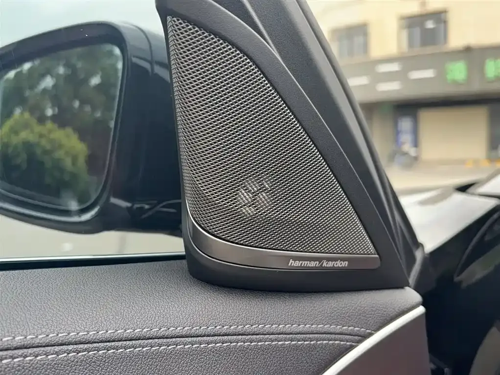 BMW 5 Series — фото 10