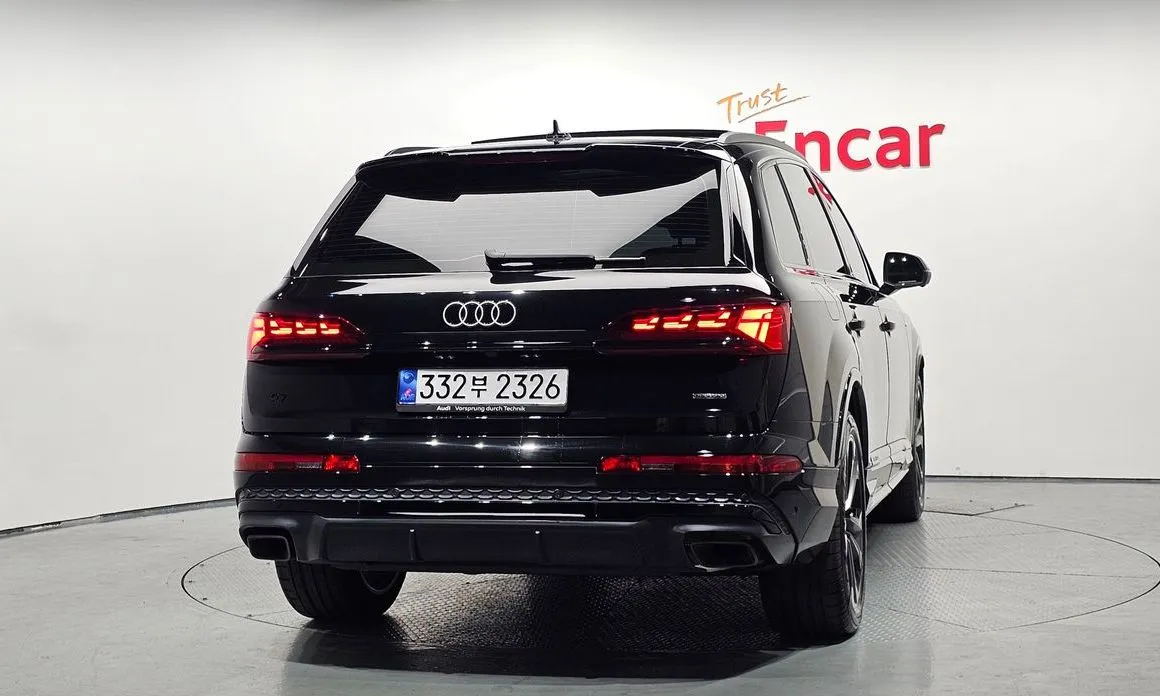 Audi Q7 — фото 7