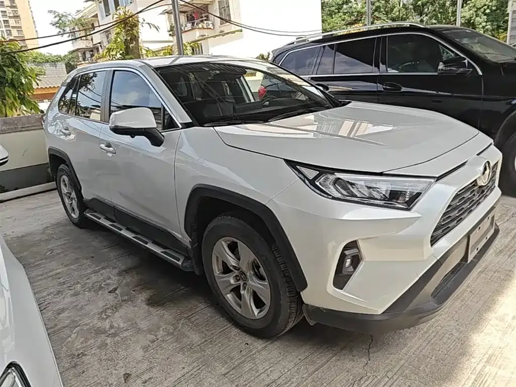 Toyota RAV4 — фото 4