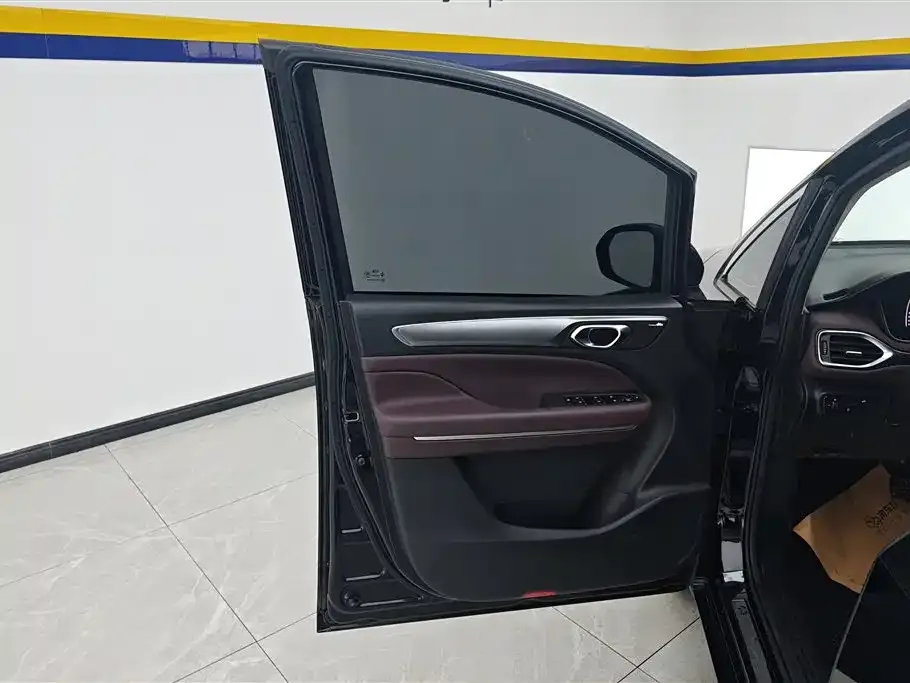 GAC Motor Trumpchi M6 — фото 10