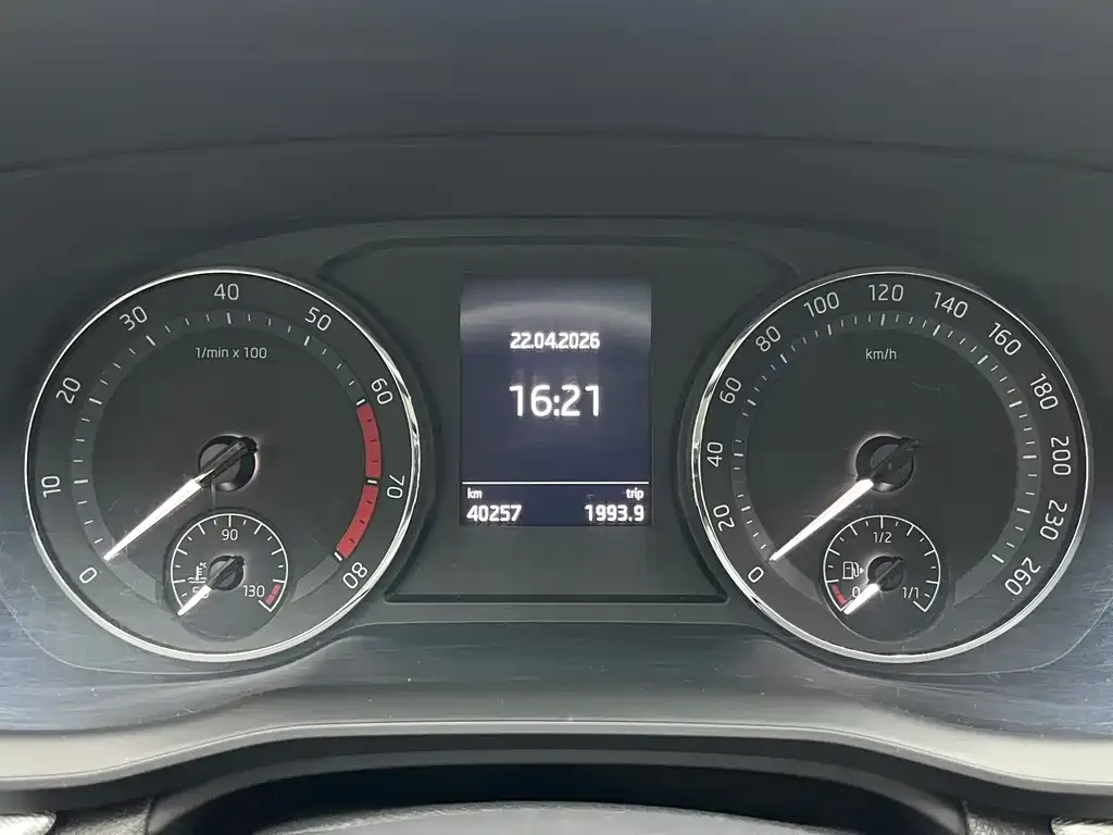 Skoda Octavia — фото 8