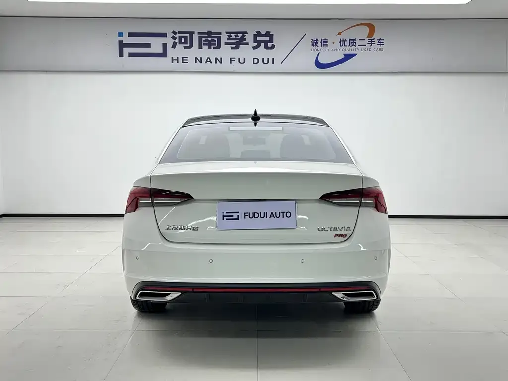 Skoda Octavia — фото 2